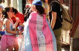 El Gobierno anunció que prohibirá los tratamientos de cambio de género para menores de 18 años