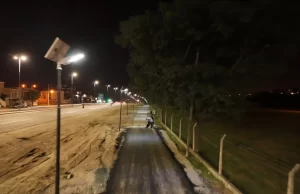 La Municipalidad coloca nuevas luminarias en zona oeste. VIDEO/FOTOS