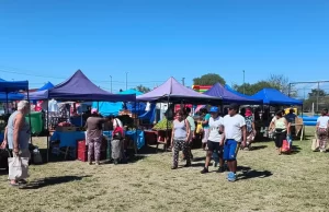 Con importante concurrencia de vecinos se llevó a cabo el «Mercado en tu Barrio» en San Benito. VIDEO/FOTOS