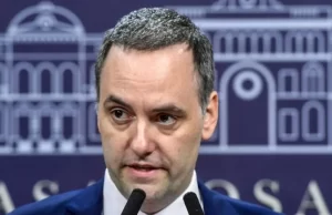 Nueva restricción a la prensa | El Gobierno planea introducir un botón silenciador de periodistas en las conferencias en la Casa Rosada
