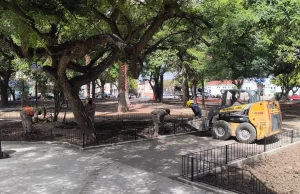 Avanza a buen ritmo la puesta a punto de la plaza Alvarado. VIDEO/FOTOS
