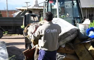 En los barrios San Silvestre e Islas Malvinas se realizó un nuevo descacharrado. VIDEO/FOTOS