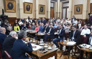 Análisis «7 PM»: semana política caliente…