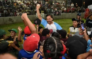 Sáenz inauguró la nueva cancha de Béisbol y Sóftbol en el Parque Bicentenario. VIDEO/FOTOS
