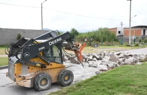 La Municipalidad ejecuta el arreglo de la avenida Contreras. VIDEO/FOTOS