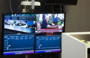 Lunes negro: riesgo país en alza, los dólares financieros suben hasta 20 pesos y el Merval pierde menos de 2%