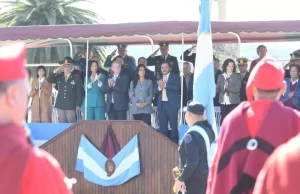 El gobernador Sáenz presidió los actos de homenaje a los héroes de Malvinas. VIDEO