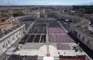 El último adiós al papa Francisco: lágrimas, aplausos, emoción y dolor en un funeral histórico que movilizó a 500 mil almas en las calles de Roma