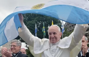 Francisco, el papa que no pudo ser profeta en su tierra… – Por: Daniel Salmoral