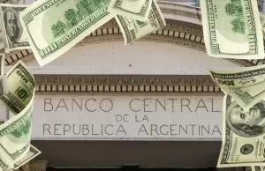 Desde el BCRA se negó una devaluación. «Habrá una transición ordenada hacia una mayor libertad cambiaria», dijeron