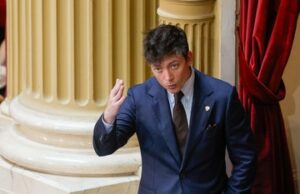 Milei blanqueó el poder de Santiago Caputo en el Gobierno y dijo que está por encima del jefe de Gabinete