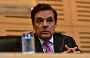 Carlos Rovira, el mandamás de Misiones, negoció con la Rosada y ordenó votar en contra de Ficha Limpia a sus dos senadores