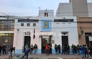 Este domingo, tomaron la sede del PJ en Salta
