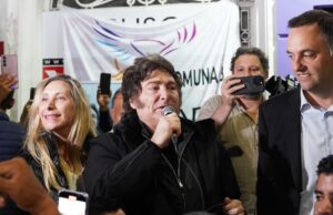 “Soy periodista: Si me matas, te suicidas”: El peligro de los fanáticos que rodean a Milei y el filonazismo de las huestes de La Libertad Avanza – Por: Ernesto Bisceglia