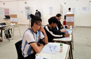Comicios en Salta: una elección lejos de la gente… – Por: Daniel Salmoral