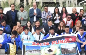 De la Puna a China: Sáenz despidió a estudiantes que inician un viaje enriquecedor para su futuro profesional y personal