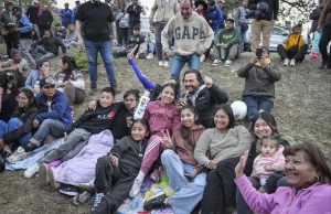 Sáenz en la Feria Regional de Chicoana destacó el talento y el enorme potencial productivo de Salta. FOTOS