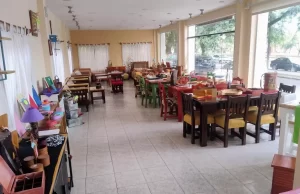 Exposición y venta de productos artesanales por el Día del Padre. FOTOS