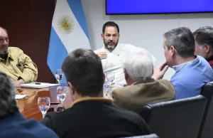 El intendente presentó el plan ‘Menos Impuestos, Más Inversión’ ante empresarios de la APIS. VIDEO/FOTOS
