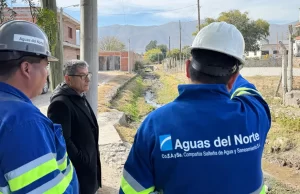 Aguas del Norte ejecutó tareas de ampliación en villa Juanita para evitar desbordes en el sistema de cloacas. VIDEO/FOTOS