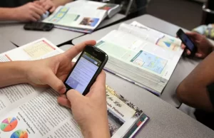 El Ministerio de Educación publicó el protocolo para el uso de dispositivos digitales