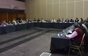 La Provincia presentó a gremios estatales la propuesta salarial para el segundo semestre. VIDEO/FOTOS