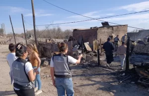 Desarrollo Social asiste a familias afectadas por incendios y contingencias climáticas en toda la provincia. VIDEO/FOTOS