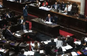 El Ejecutivo negocia frenéticamente en Diputados para blindar los vetos de Milei
