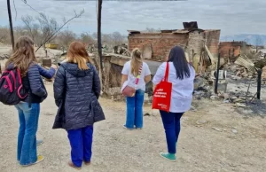 Se refuerza la asistencia sanitaria a vecinos afectados por el incendio en 20 de Junio