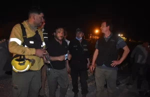 El gobernador Sáenz supervisó el operativo de asistencia a familias afectadas por incendio en barrio Ampliación 20 de Junio. VIDEO/FOTOS