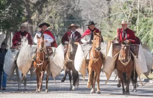 El gobernador Sáenz compartió las celebraciones en honor a San Lorenzo Mártir. VIDEO/FOTOS