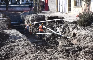 Ciudad: avanza la obra de recambio de cañerías en Vicario Toscano y Av. Yrigoyen. VIDEO/FOTOS