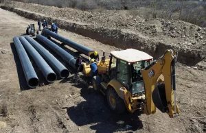 Aguas del Norte trabaja en el recambio de 160 metros de cañería del Acueducto Norte a la altura del río Vaqueros. VIDEO/FOTOS