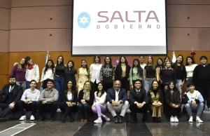 Gobierno recibió a los embajadores salteños que representarán a la provincia en el exterior. VIDEO/FOTOS