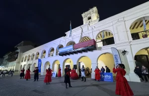 La Municipalidad rindió honores al Gral. San Martín con una presentación artística. VIDEO/FOTOS
