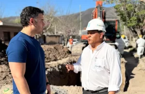 Aguas del Norte avanza con la renovación de colectoras y conexiones domiciliarias en zona sudeste. FOTOS