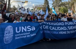 Salta se movilizó por la educación pública y le dijo NO al veto de Milei