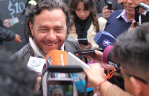 Gustavo Sáenz (gobernador de Salta): «Milei es como paloma de iglesia… caga a los fieles»