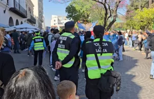 Acompañamiento policial a los miles de peregrinos que se desplazan a la Catedral
