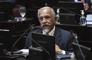 Santiago Caputo le propone a Milei que Juan Carlos Romero sea jefe de Gabinete