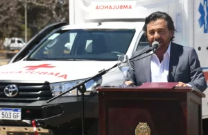 El Gobernador entregó siete nuevas ambulancias y ya son 130 durante su gestión. VIDEO/FOTOS