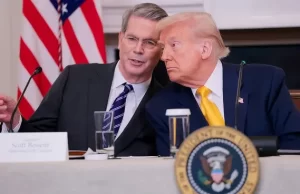 Reunión Bessent-Caputo: cuál es el pedido urgente que lleva el Gobierno a Washington