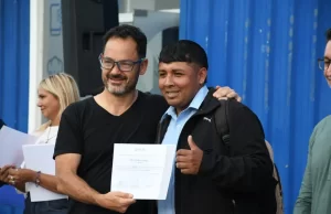 La Municipalidad y la UPATECo entregaron 700 certificados a vecinos de la ciudad. VIDEO/FOTOS