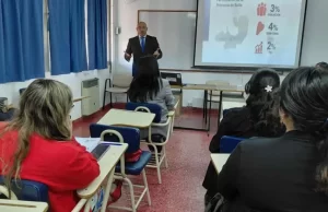 Economía presentó las ponencias “Claves para el desarrollo: Duplicar el PBI” y “¿Qué produce Salta?” en la UNSa