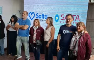Casi 100 familias de Juan Manuel de Rosas recibieron las escrituras de sus viviendas. VIDEO/FOTOS