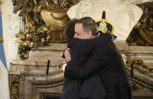 El Gobierno convoca a extraordinarias y Milei vuelve a juntarse con los gobernadores para avanzar con las reformas