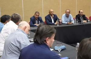 Gobierno y Círculo Médico conformarán una comisión técnica para trabajar en un nuevo convenio prestacional. VIDEO/FOTOS