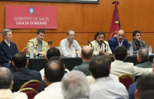 Sáenz a intendentes: “Sigamos trabajando por el crecimiento de Salta y manteniéndonos cercanos a la gente”. VIDEOS/FOTOS