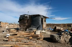 Según la UCA, la pobreza bajó al 36,3% y la indigencia al 6,8% en el tercer trimestre