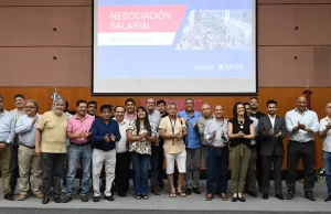 Paritarias: nuevo acuerdo entre el Gobierno y gremios estatales. VIDEO/FOTOS